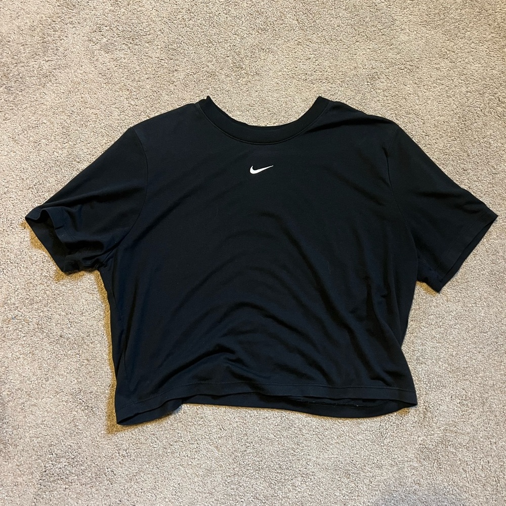 Nike Women's Black Short Sleeve Tee
